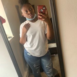 Meet your Posher, Aisha